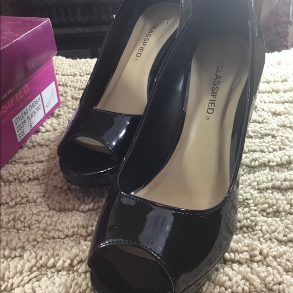Black Peep Toe Platform Heels NWT Size 6 - Picture 3 of 7